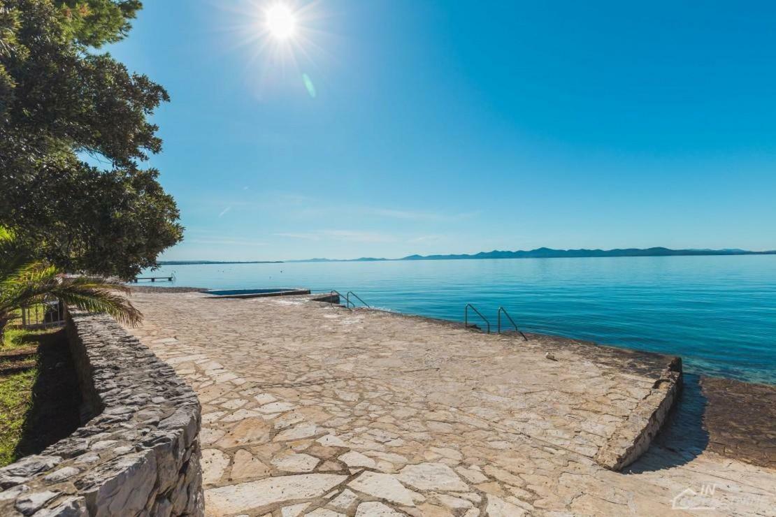 Apartment Sara With Seaview Петрчане Экстерьер фото